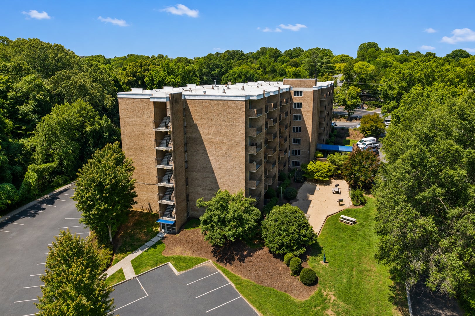 University Apartments Chapel Hill gallery 3