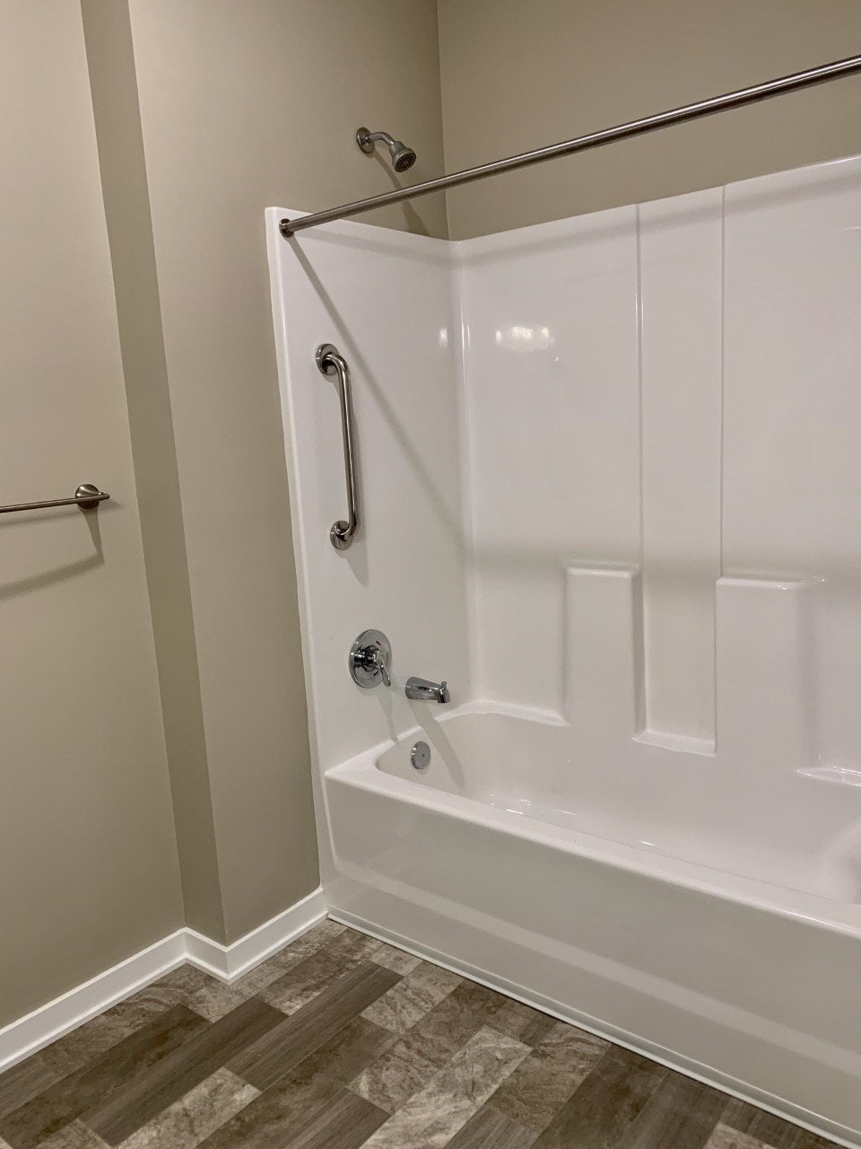Ashton Flats bathroom