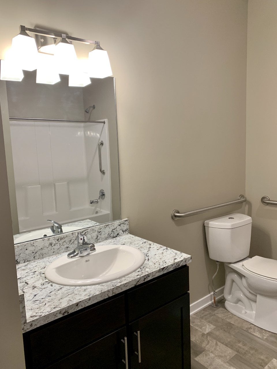 Ashton Flats bathroom