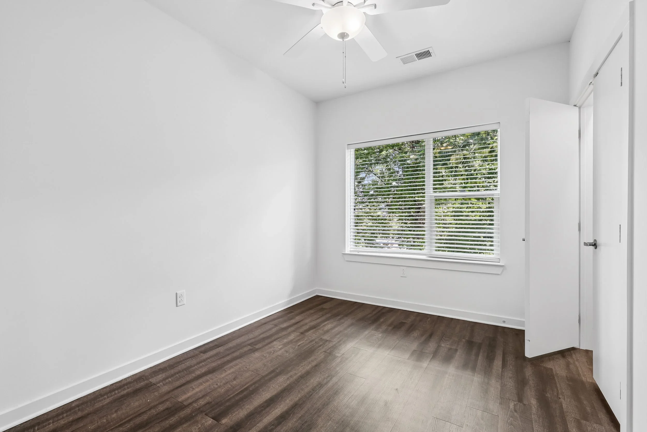 Burlington Commons living space