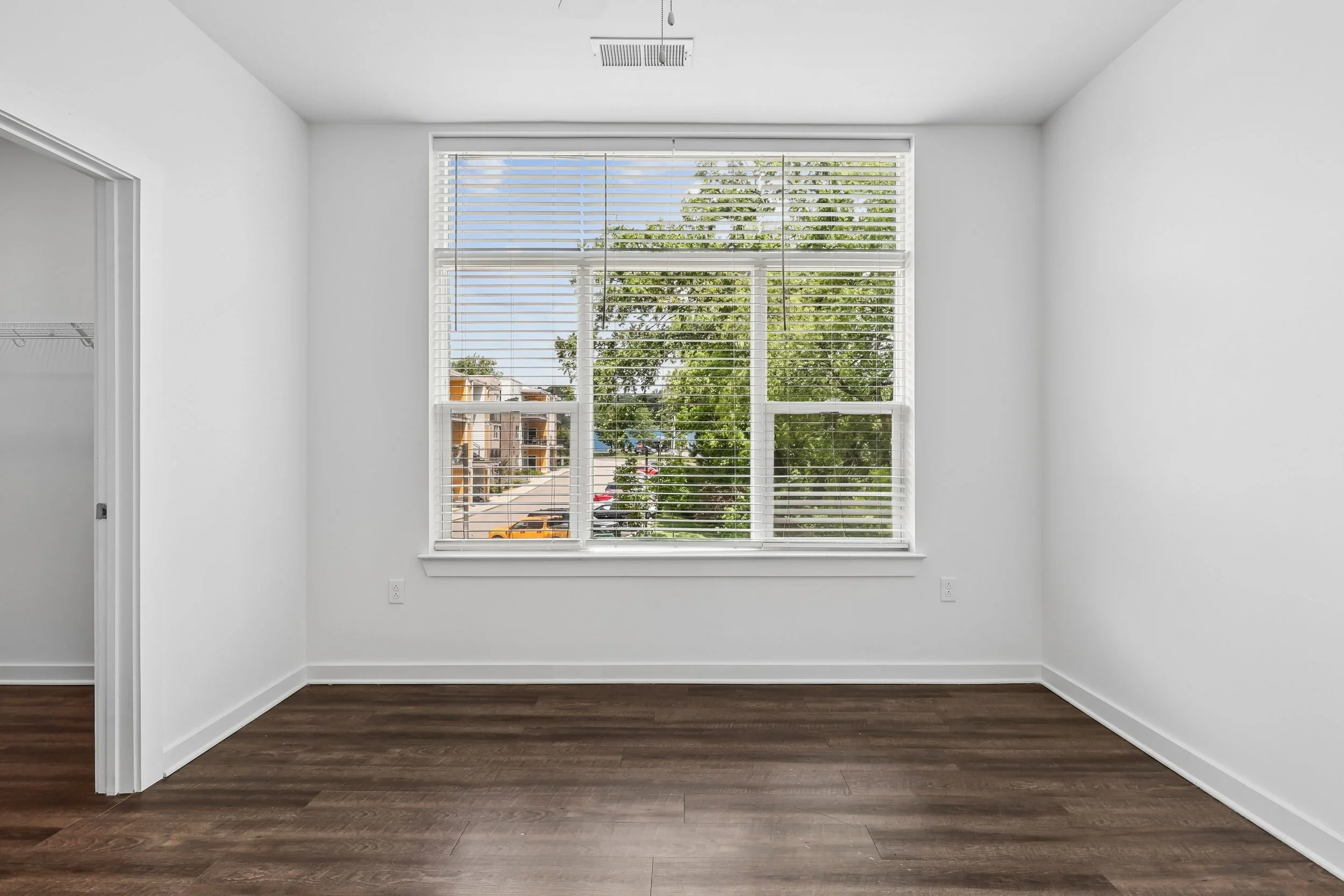 Burlington Commons living space