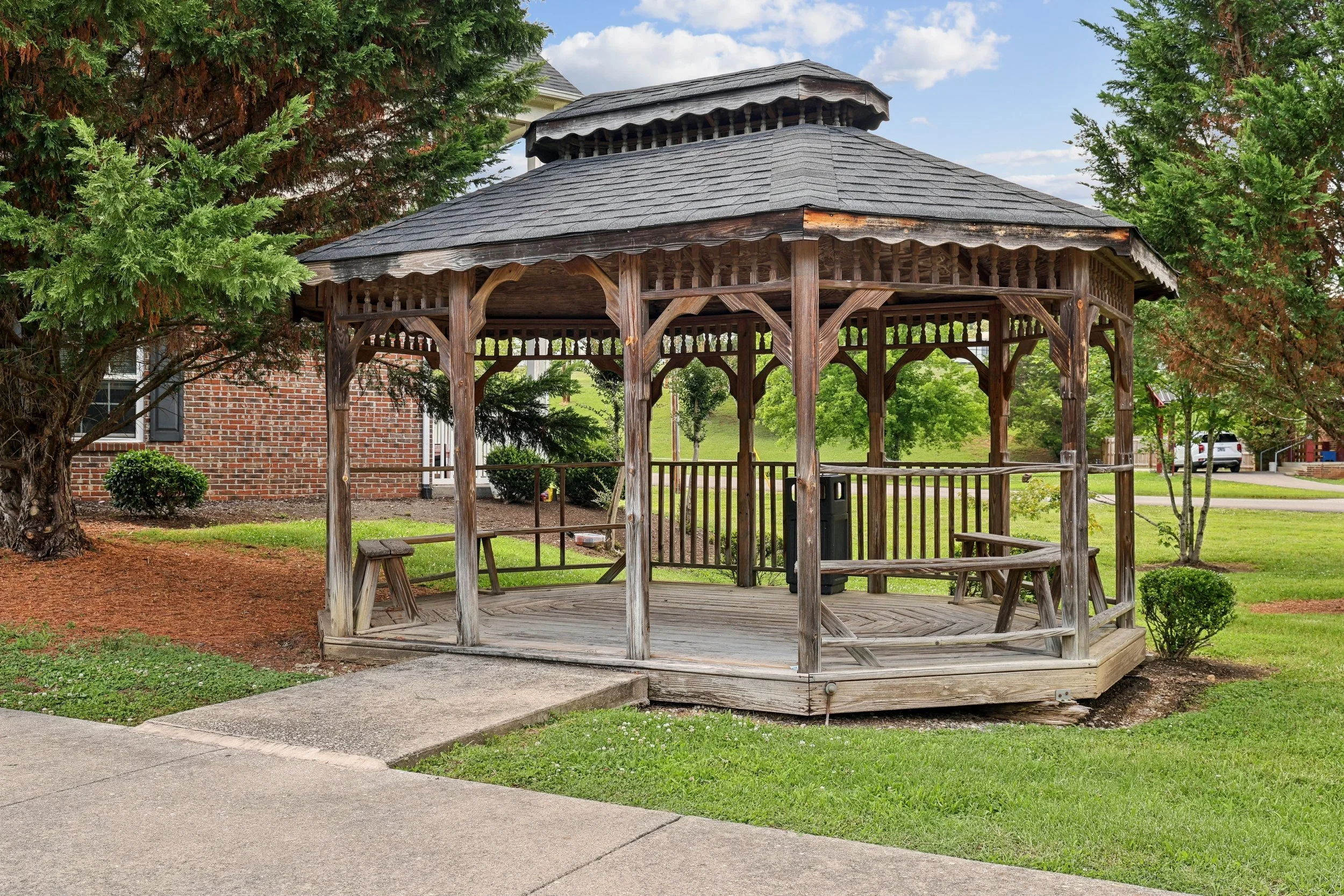 Royce Hill Apartments community photo