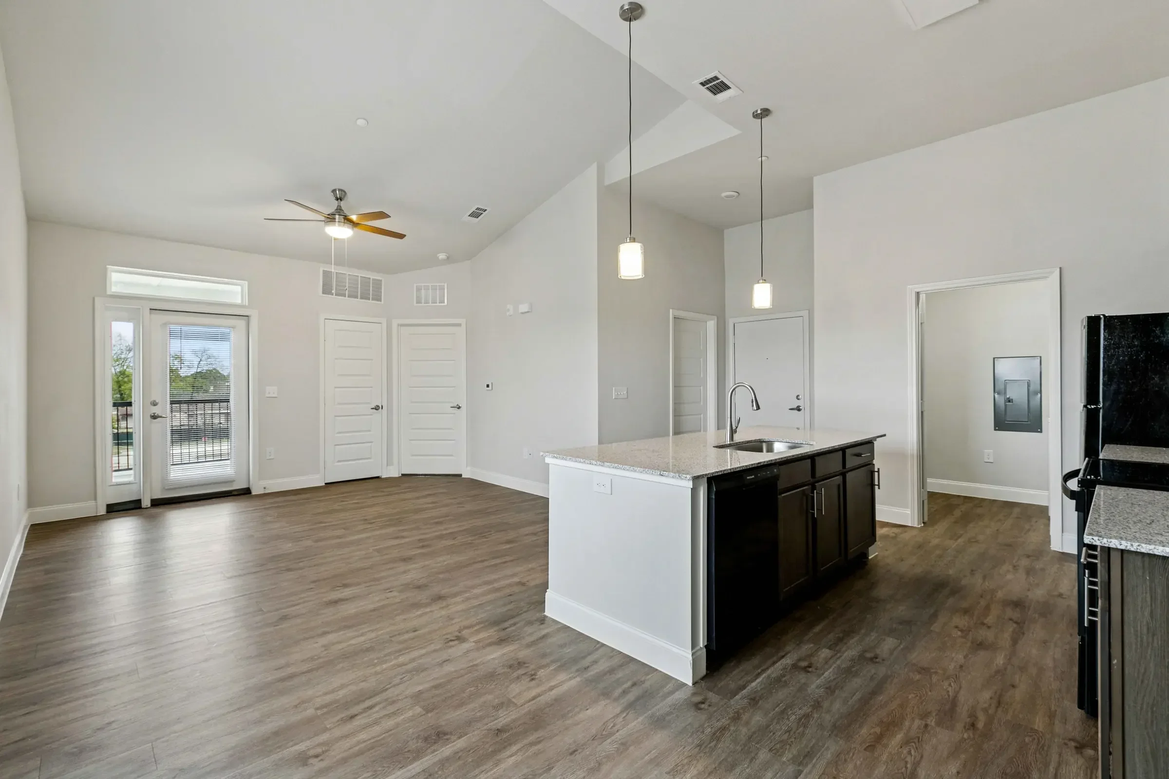 Sherwood Oaks gallery image