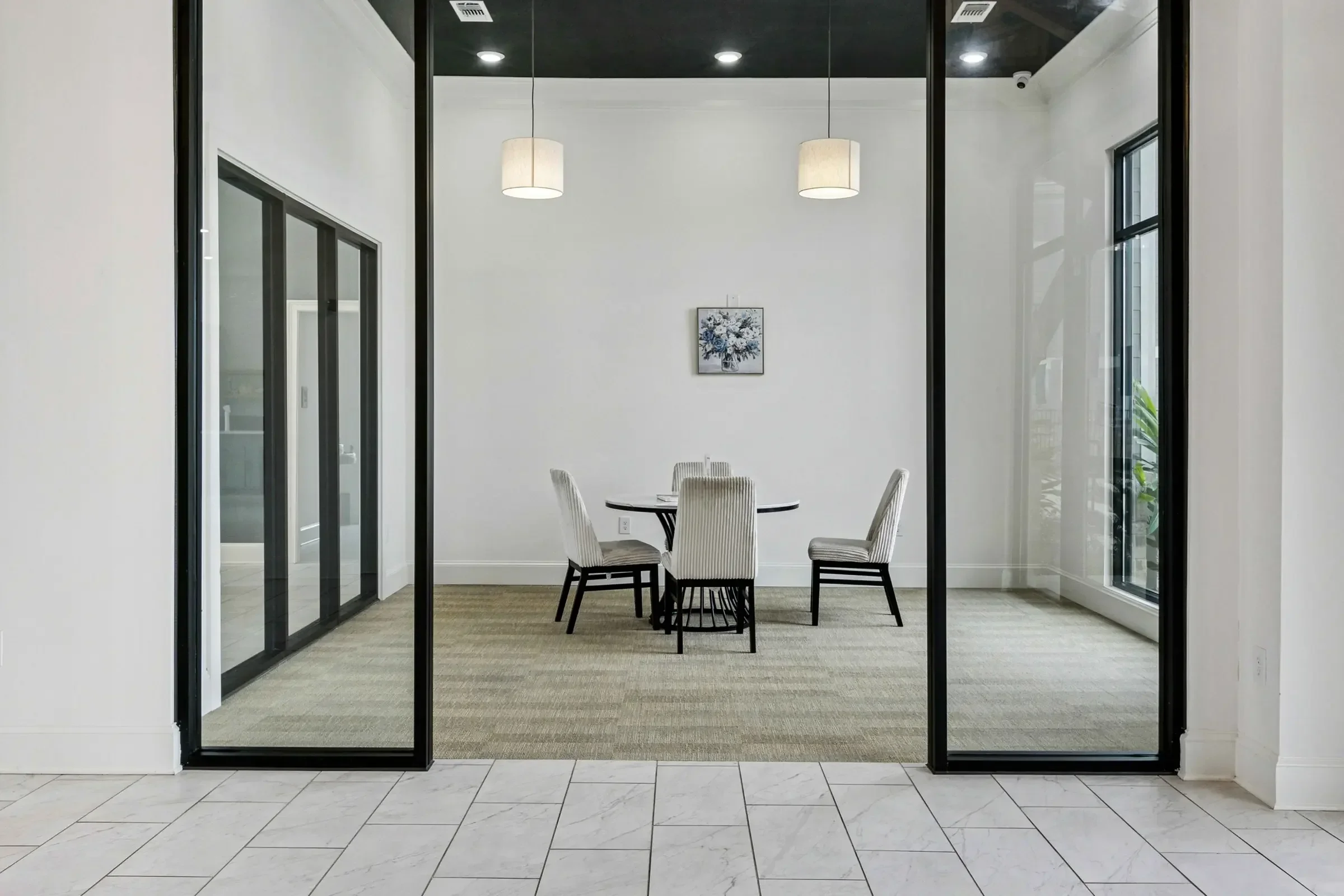 Sherwood Oaks gallery image