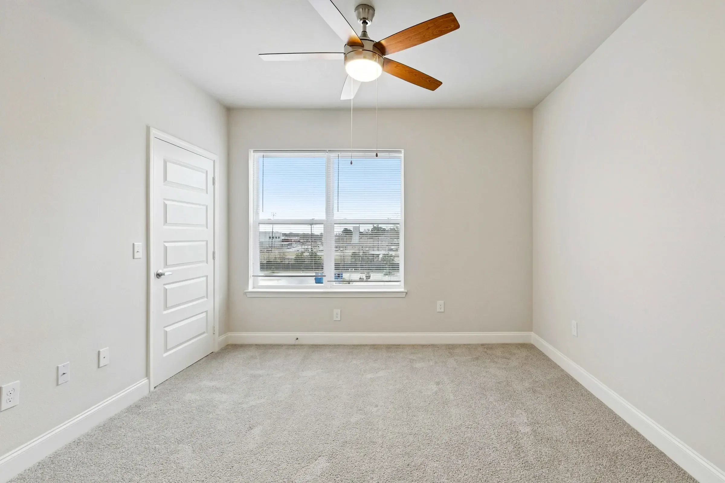 Sherwood Oaks gallery image