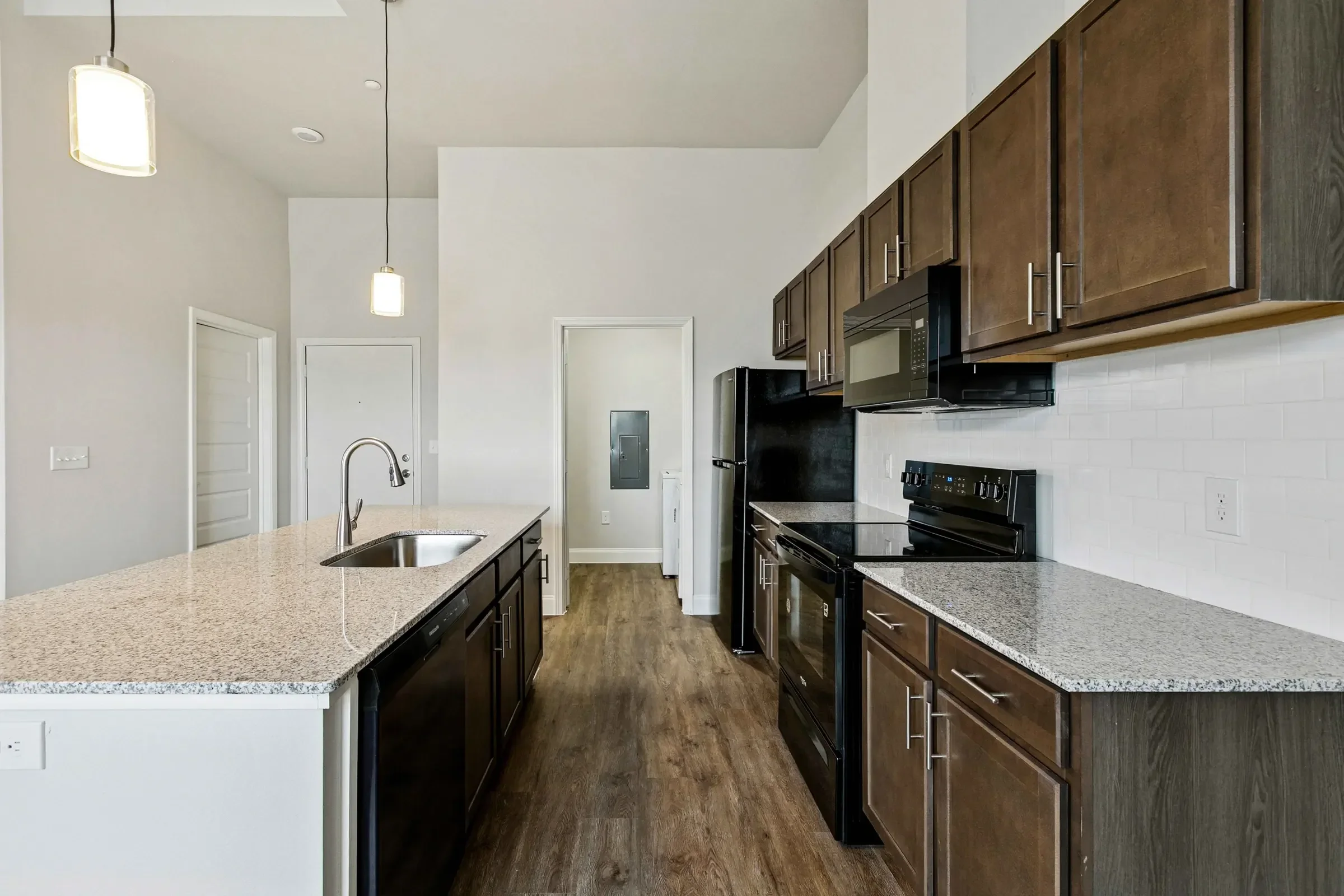 Sherwood Oaks gallery image